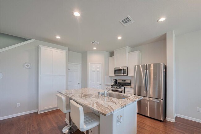 Building Photo - 3813 Kirby Ct