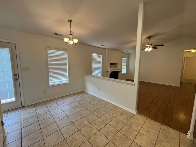 Building Photo - Available to Show