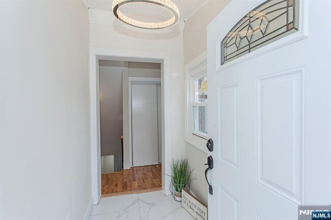 Building Photo - 2389 3rd St