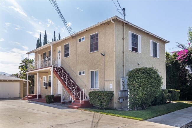 Building Photo - 2334 Keeler St