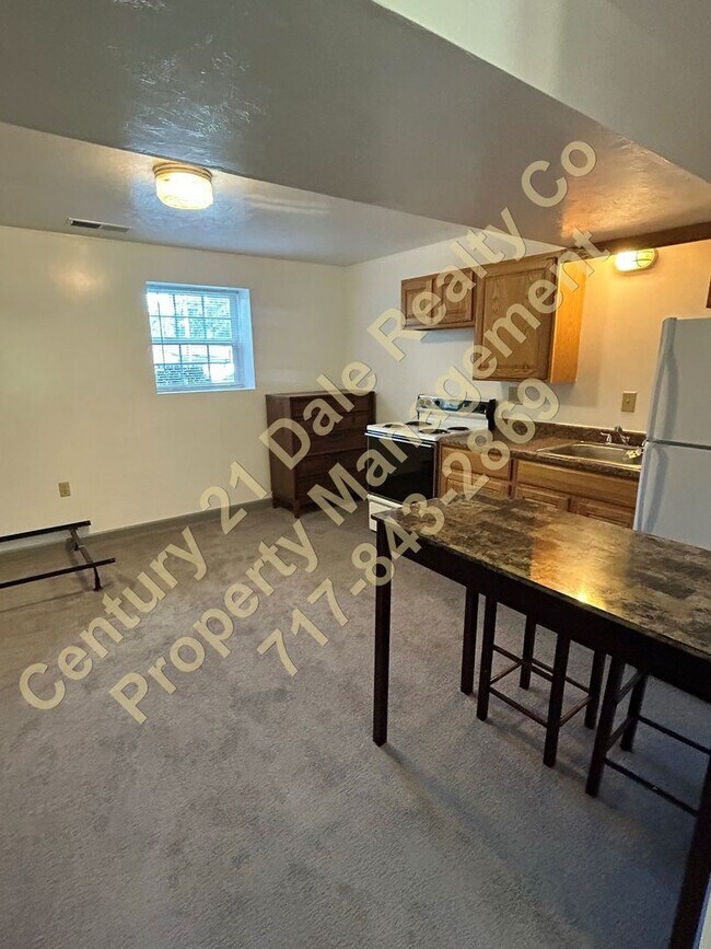 Building Photo - 4786 Lewisberry Rd