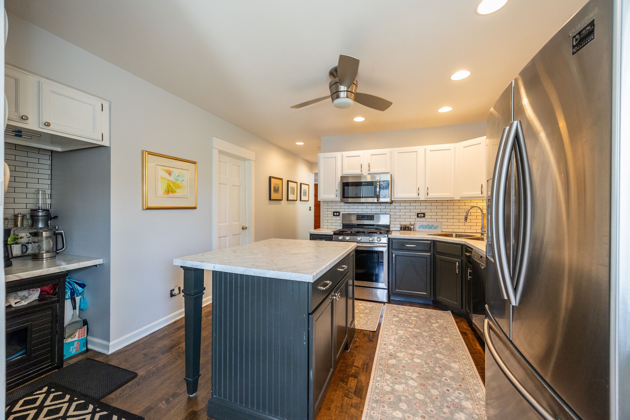 Building Photo - 4836 N Oakley Ave