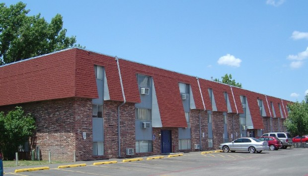 Building Photo - (Demolish property) Buffalo Springs