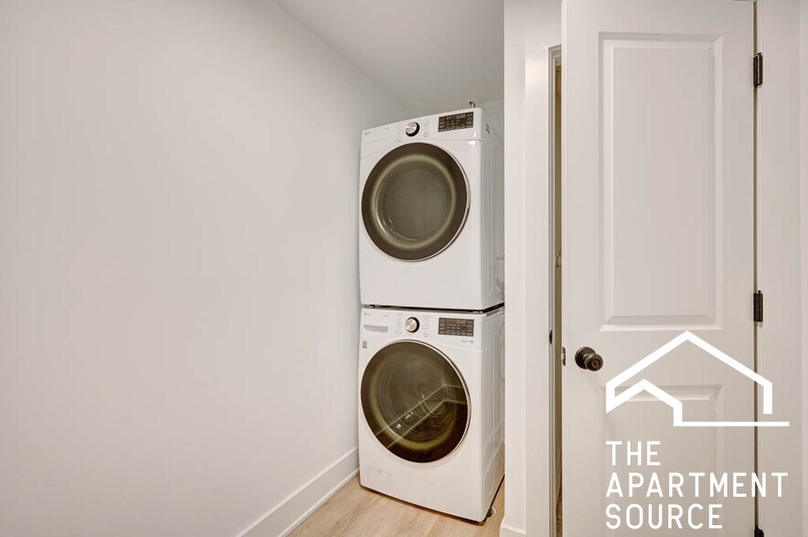 Building Photo - 4853 N Seeley Ave