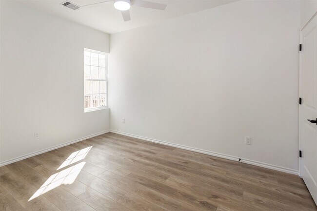 Building Photo - 1266 Oakmont Bnd Dr