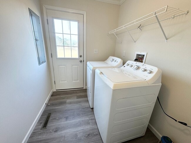 Building Photo - 720 S Edenton Rd St