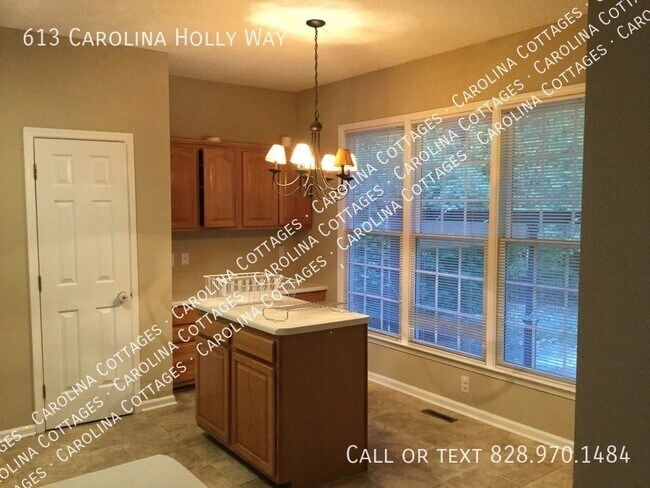Building Photo - 613 Carolina Holly Way