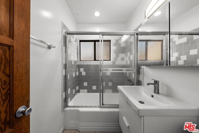 Building Photo - 2010 Virginia Ave