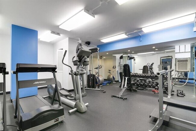 Building Photo - 6515 JFK Blvd E