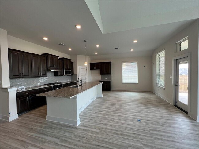 Building Photo - 982 Wild Pecan Lp