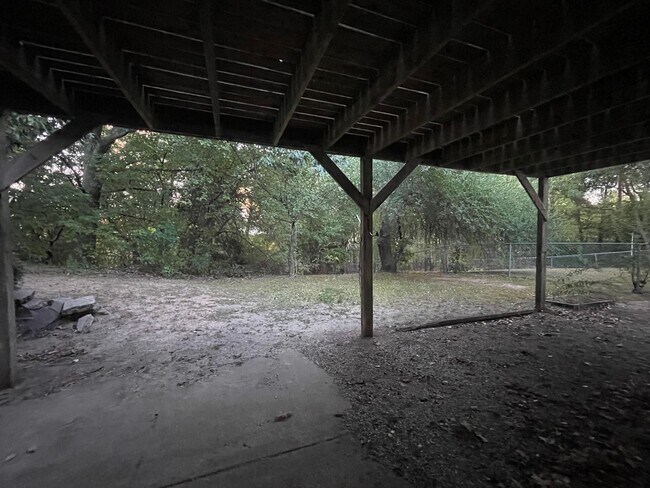 Building Photo - 6770-6772 Pleasantview St NE