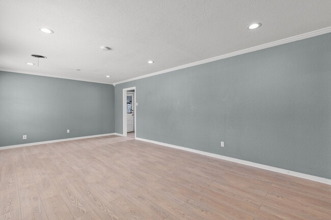 Building Photo - 605 Catalina Dr