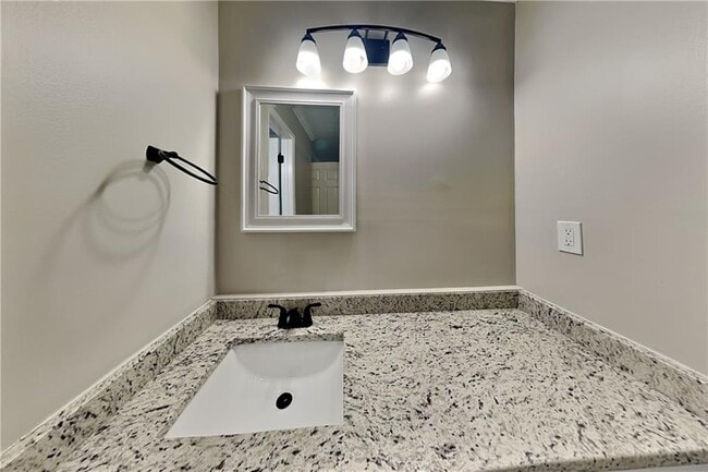 Building Photo - 9880 Lake Forest Way