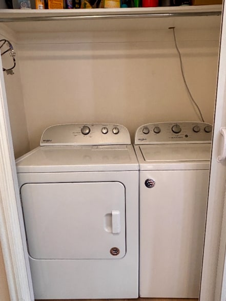 Building Photo - 408 Spring Ln