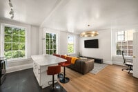 Building Photo - 1326 Broadway-SI ID1313057P