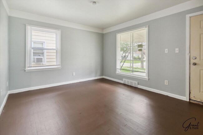 Building Photo - $1,250/month - 2 bedroom 1 bath