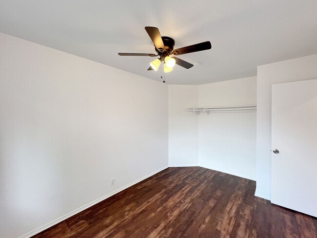 Building Photo - Charming 3B/2BA Home in Bay Terraces W/ W/D, A/C, Fireplace, Covered Patio, and Large Backyard!