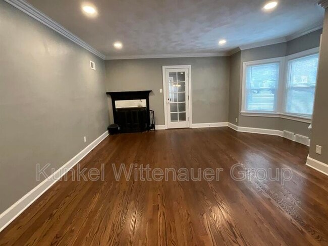 Building Photo - 132 N 82nd St