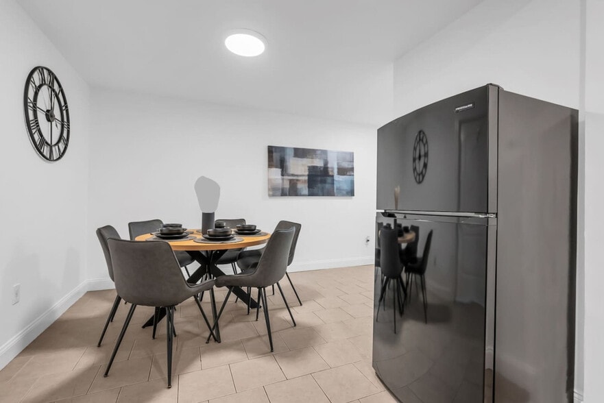 Building Photo - 24 Highland St