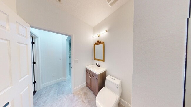 Building Photo - 6BR /5BA  LUXURY POOL HOME -  Fells Landing Subdivision- Minutes to Medical City! **1/2 OFF FIRST...