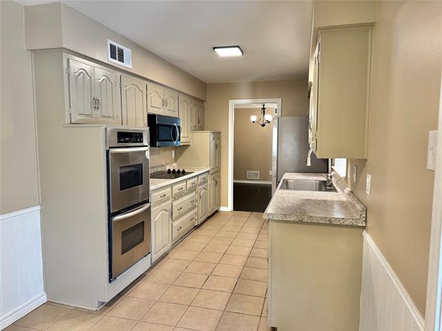 Building Photo - 3784 Weeburn Dr