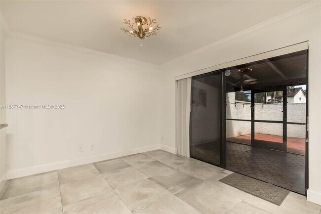 Building Photo - 11135 SW 134th Ct