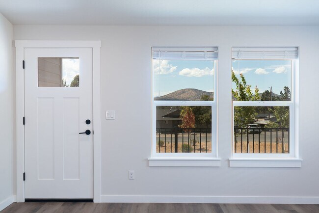 Building Photo - Brand New 2 Bedroom Duplex in SW Redmond