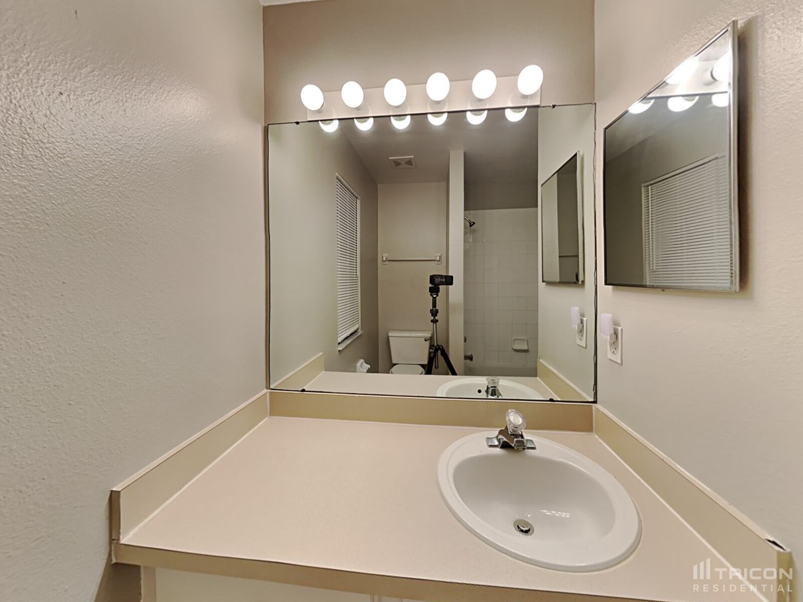 Building Photo - 1708 Scotch Pine Dr