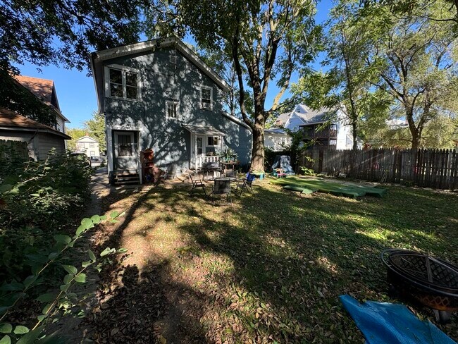 Building Photo - 159 N 4th St