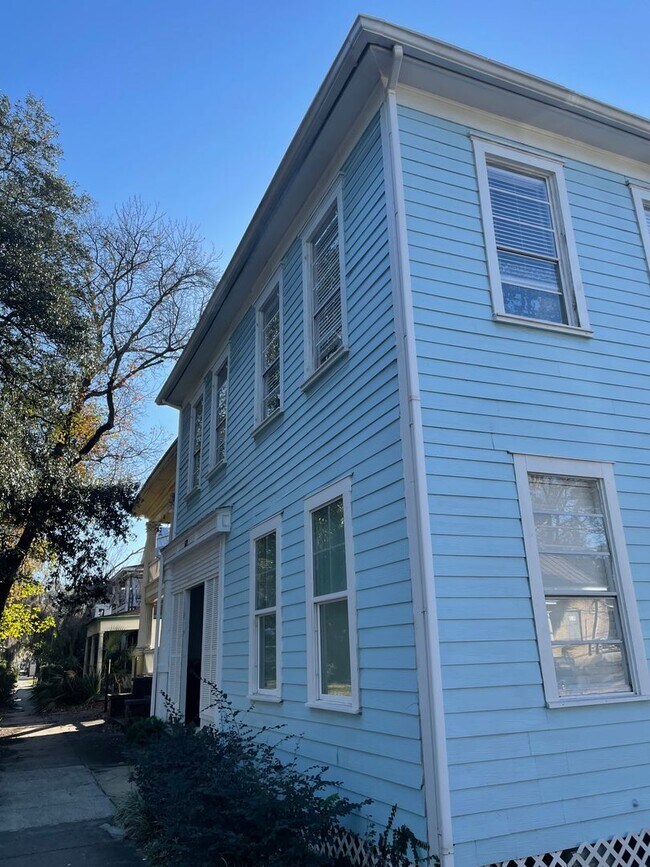 Building Photo - GORGEOUS UNIT NEAR STARLAND/SCAD