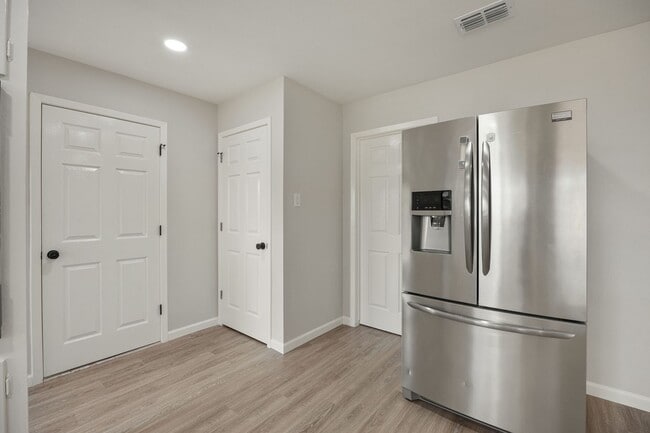 Building Photo - Completely Remodeled Four Bedroom