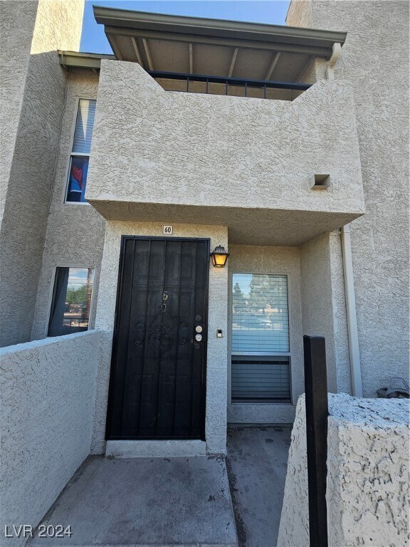 Building Photo - 3749 Carlyle Dr