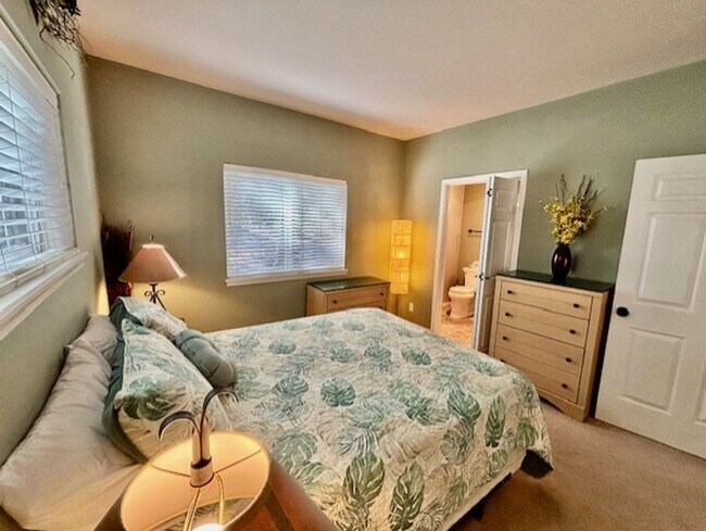 Building Photo - Furnished 2 Bedroom Condo in Sunriver For ...