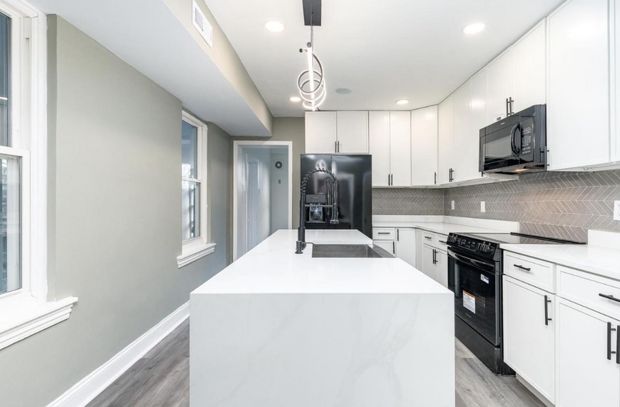 Building Photo - 46 W Washington Ln