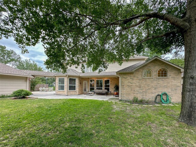 Building Photo - 9402 Brentwood Lakes Cir