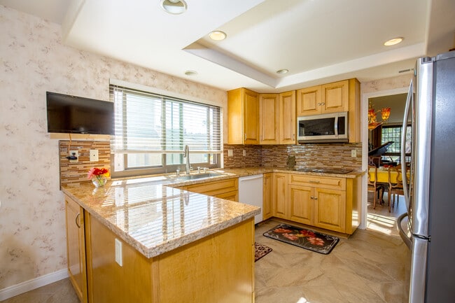 Building Photo - 3258 Lower Ridge Rd