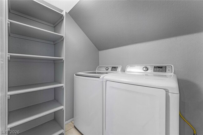 Building Photo - 8412 White Shore Cir