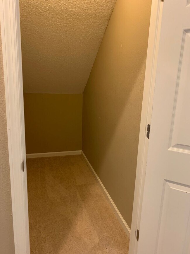 Building Photo - Single Family Home Westyn Bay