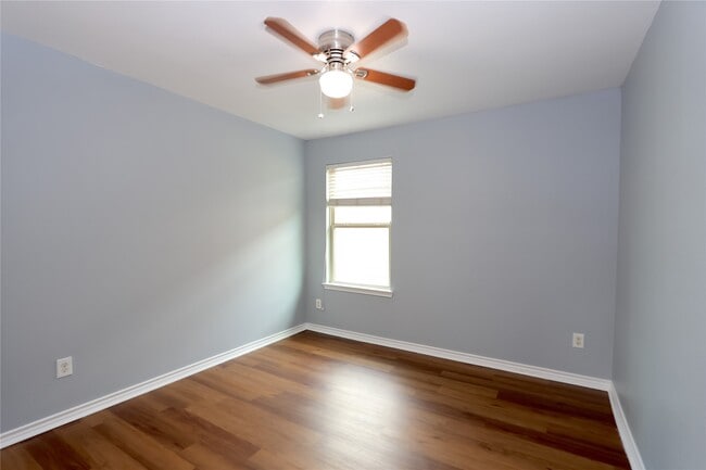 Building Photo - 9218 Mission Arbor Ln