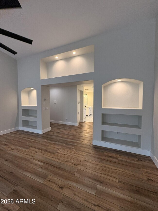 Building Photo - 13528 W Windsor Blvd