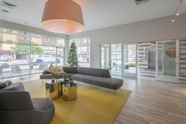 Building Photo - 295 E Roosevelt St