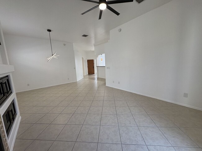 Building Photo - 7370 E Placita Luz de La Luna
