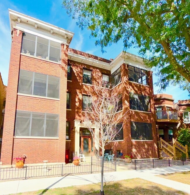 Building Photo - 1626 W Rascher Ave
