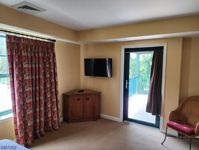 Building Photo - 200 NJ-94