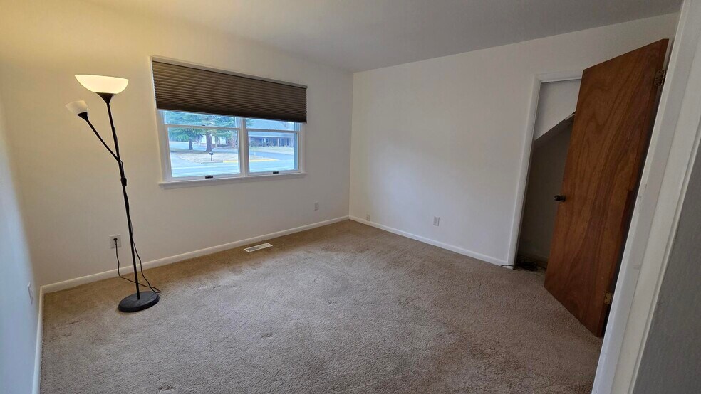 Building Photo - 712 N Washington St