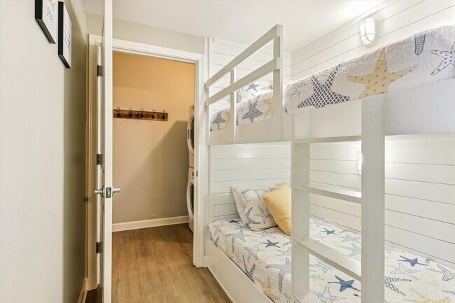 Building Photo - 104 Gulfside Ct