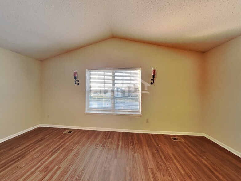 Building Photo - 7411 Cordova Dr