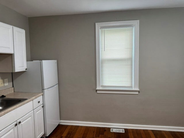 Building Photo - 211 W Arlee Ave