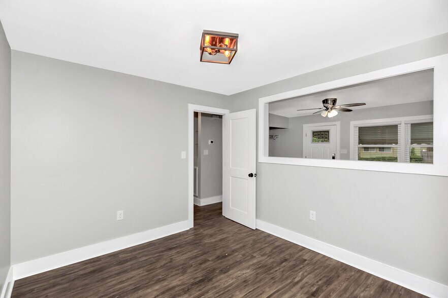 Building Photo - 3506 Oleander Rd SW