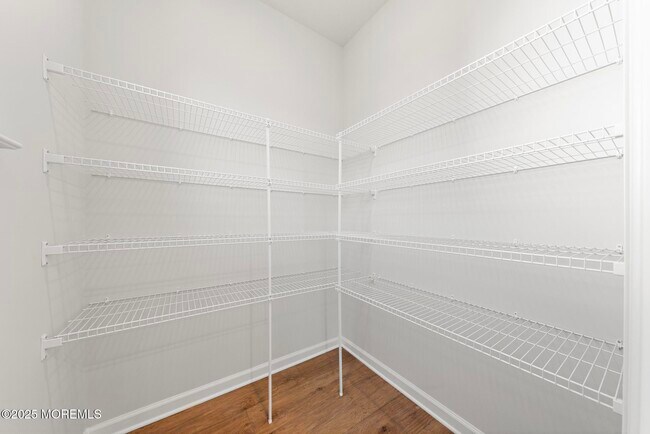 Building Photo - 20 Barton Ave